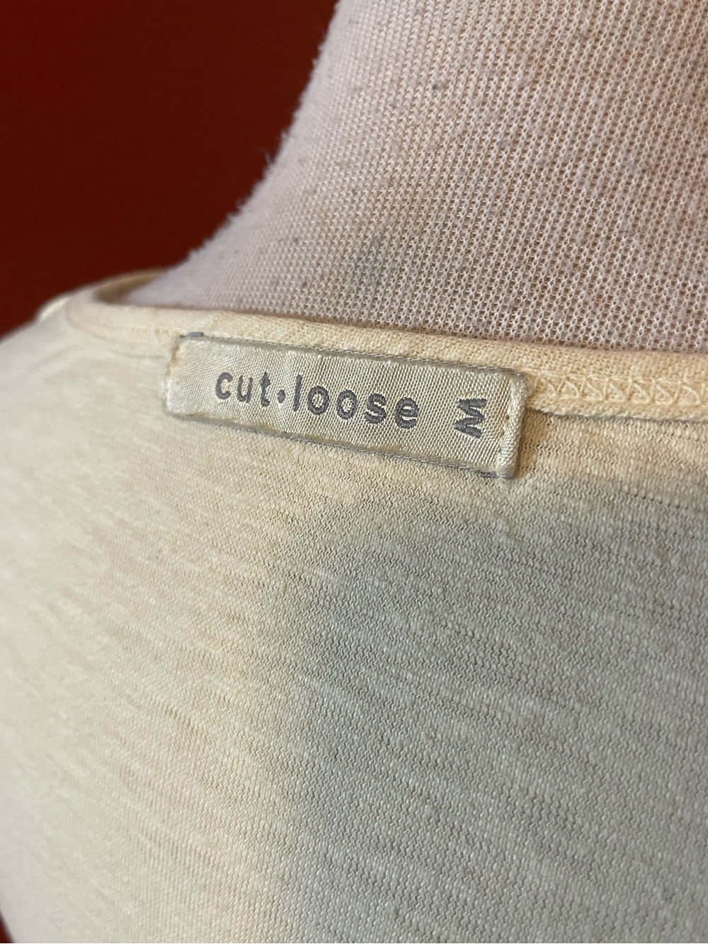 Cut Loose Women’s Classic Tuck Front 3/4 Sleeve Yellow Linen Cotton Jersey Top - Picture 2 of 4